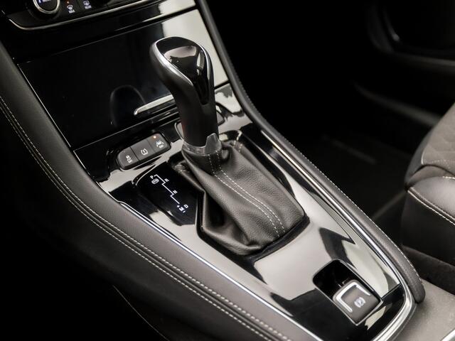 Opel Grandland X 1.2 Turbo Sport Automaat (APPLE CARPLAY, GROOT NAVI, LANE ASSIST, LEDER, CAMERA, LED KOPLAMPEN, SPORTSTOELEN, GETINT GLAS, CRUISE, NIEUWE APK, NIEUWSTAAT)