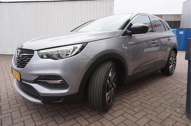 Opel Grandland X 1.2 Turbo Business Executive