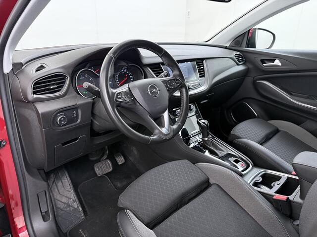 Opel Grandland X AUT-8 T131pk Innovation Trekhaak LED Navi 17"lm Keyless 1/2Leer AGR-Comfort-Stoel+Verwarmd Apple/Android Pdc Dab Ecc Tel. Isofix Mistlampen Priv.Glass Blindspot Lane-dep. Bordherk. Usb Bluetooth CruiseControl Licht-/Zichtpakket Elek.Inkl.spiegels Elek.Ram