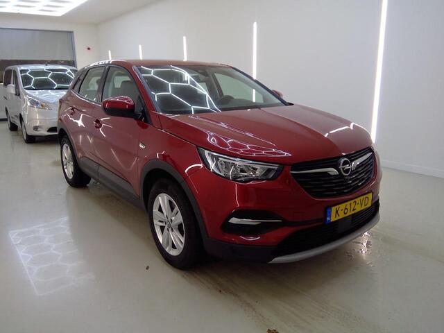 Opel Grandland X 1.2 Turbo Elegance Automaat / Navi / Stuur&Stoelverwarming / Cruise / Parkeersensoren