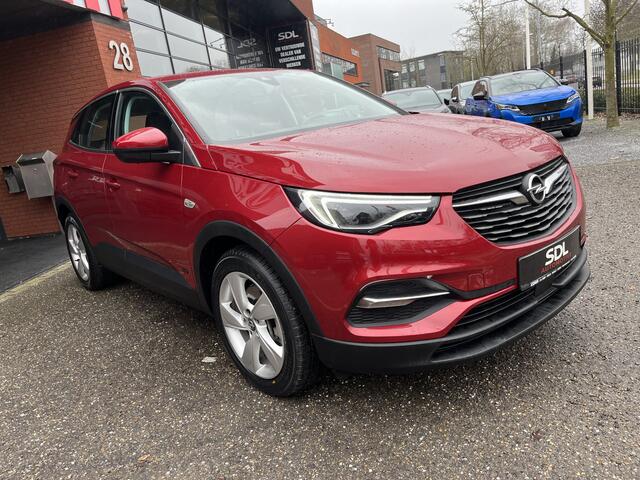 Opel Grandland X 1.6 Turbo Hybrid Business Edition // ADAPT. CRUISE // CAMERA+SENSOREN // NAVI+CARPLAY // STOELVERWARMING // FULL LED //