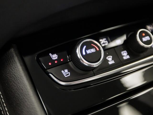 Opel Grandland X 1.6 Turbo Hybrid4 Ultimate Sport 300Pk Automaat (APPLE CARPLAY, MEMORY SEATS, LEDER, STOELVERWARMING EN KOELING, ADAPTIVE CRUISE, 360 CAMERA, DRIVE MODE, GETINT GLAS, NIEUWSTAAT)