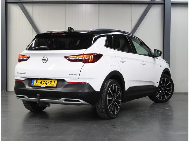 Opel Grandland X 225PK Hybrid Ultimate | 1ste eigenaar | LEER | Stoelkoeling/Stoel/Voorruitverwarming | FULL LED | AGR Stoelen | Denon Sound | 360'Camera | Trekhaak | Two-tone | Privacy Glass | AppleCarPlay/AndroidAuto | Navigatie | Cruise Control | Keyless | Isofix | Ele