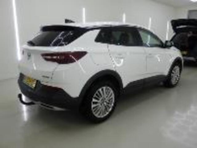 Opel Grandland X 1.2 Turbo Innovation Incl. Bovag garantie, beurt en zeer lage km stand ! | LED | Carplay | Trekhaak ! | LMV