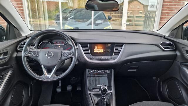 Opel Grandland X 1.2 Turbo Business Executive, Pano, Navigatie, NL Auto!