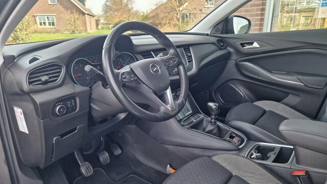 Opel Grandland X 1.2 Turbo Business Executive, Pano, Navigatie, NL Auto!