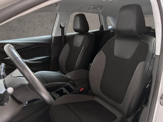 Opel Grandland X 1.2 Turbo Sport (APPLE CARPLAY, GROOT NAVI, GETINT GLAS, SPORTSTOELEN, LEDER, LANE ASSIST, ELEK PAKKET, NIEUWSTAAT)