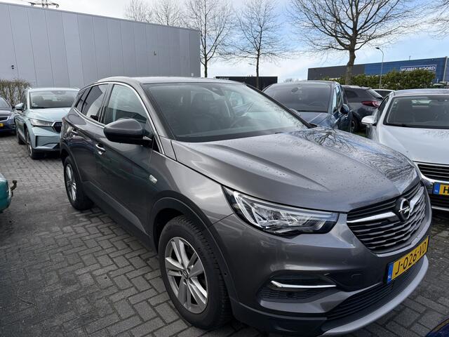 Opel Grandland X BWJ 2020 1.2 130 PK Turbo Business Executive NIEUW BINNEN !!
