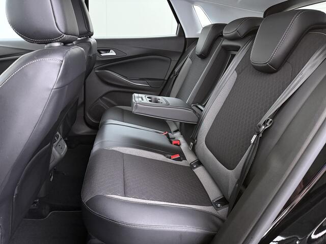 Opel Grandland X T131PK Trekhaak AGR Navi Apple Carplay Android 1/2 Leer Cruise Control Pdc ECC Ergocomfort Stoel Business Executive Lmv Privacy Glas Led DAB+ Regen-Lichtsensor Lane Assist 1.400KG Trekgewicht 1e Eigenaar Origineel Nederlandse Auto ¤ 34.000