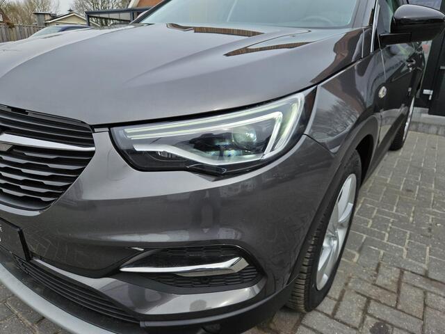 Opel Grandland X 1.2 Turbo Business Executive stoel/stuur verwarming. automaat. achteruitrijcamera. nieuwe riem.