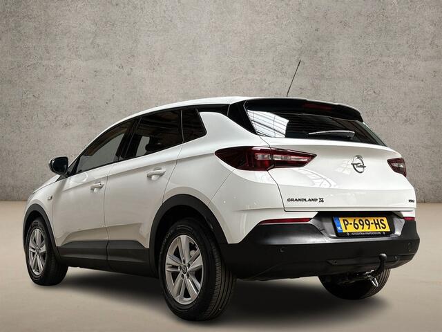 Opel Grandland X 1.2 Turbo Sport (APPLE CARPLAY, NAVIGATIE, CLIMATE, STUUR/STOELVERWARMING, SPORTSTOELEN, GETINT GLAS, TREKHAAK, PARKEERSENSOREN, CRUISE, NIEUWSTAAT)