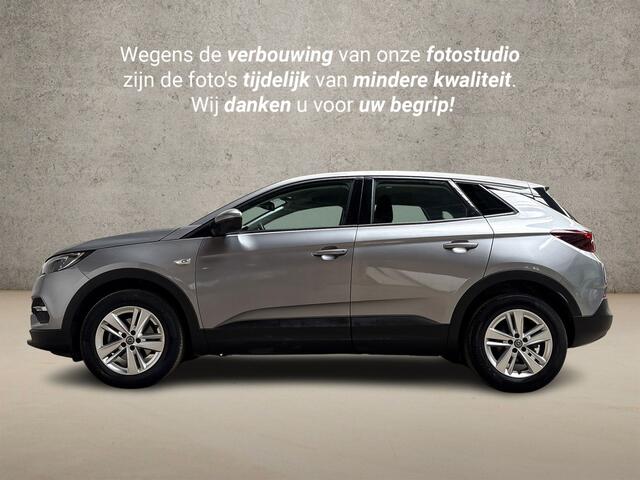 Opel Grandland X 1.2 Turbo Sport (APPLE CARPLAY, NAVIGATIE, CRUISE, SPORTSTOELEN, ARMSTEUN, LM VELGEN, NIEUWE APK, NIEUWSTAAT)
