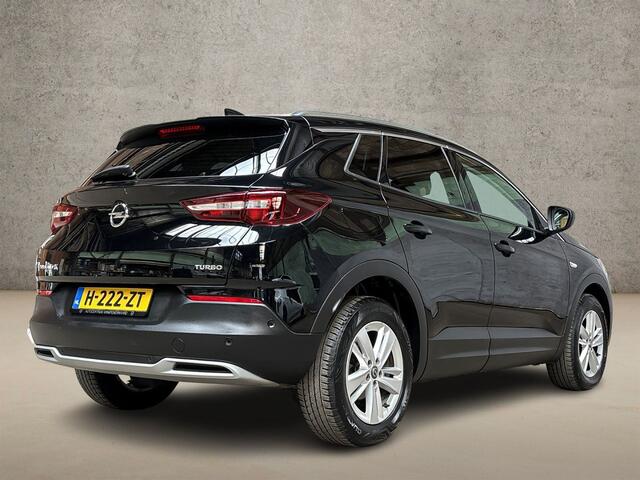 Opel Grandland X 1.2 Turbo Innovation Automaat (APPLE CARPLAY, GROOT NAVI, LEDER, STUUR/STOELVERWARMING, SPORTSTOELEN, GETINT GLAS, PARKEERSENSOREN, NIEUWSTAAT)