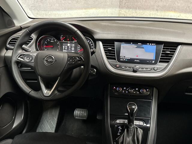 Opel Grandland X 1.2 Turbo Innovation Automaat (APPLE CARPLAY, GROOT NAVI, LEDER, STUUR/STOELVERWARMING, SPORTSTOELEN, GETINT GLAS, PARKEERSENSOREN, NIEUWSTAAT)