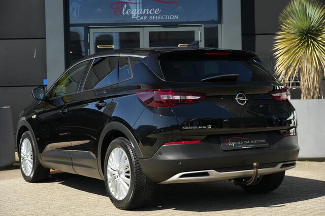Opel Grandland X 1.2 Turbo Business Executive 131pk Navigatie/Trekhaak/Camera