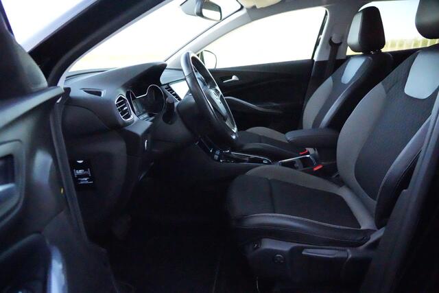 Opel Grandland X 1.2 Turbo Business Executive 131pk Navigatie/Trekhaak/Camera