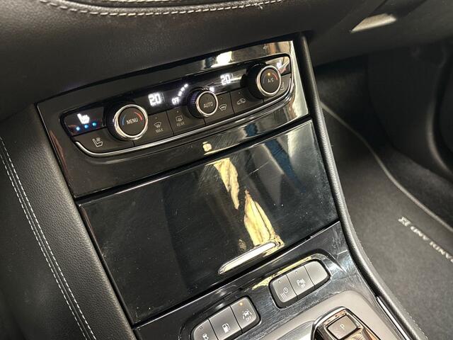 Opel Grandland X 1.6 Turbo Hybrid4 Ultimate 301Pk Automaat (APPLE CARPLAY, STOELKOELING/VERWARMING, MEMORY SEATS, LEDER, 360 CAMERA, TREKHAAK, ADAPTIVE CRUISE, GETINT GLAS, NIEUWSTAAT)