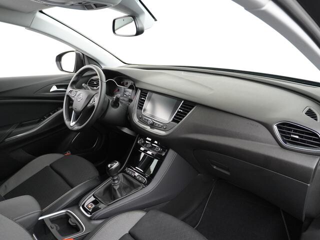 Opel Grandland X T131PK Apple Carplay Android Auto Camera PDC Navi AGR Keyless 19" DAB+ ECC Bluetooth 1/2 Leer Privacy Glas LMVRegen-Licht Sensor Cruise Control Aut.-Achterklep Lane-Assist Leder-Stw Elec-ramen en Spiegels Isofix 100% Dealer Onderhouden Business Executive 