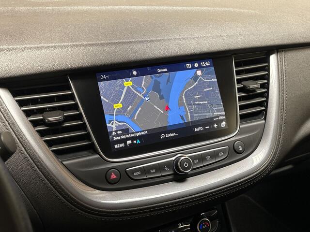 Opel Grandland X 1.2 Turbo Sport (APPLE CARPLAY, GROOT NAVI, CLIMATE, CAMERA, SPORTSTOELEN, LEDER STUURWIEL, CRUISE, NIEUWSTAAT)