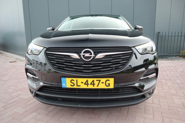Opel Grandland X 1.2 Turbo Online Edition Navigatie Comfort stoelen Afneembare Trekhaak Etc. Etc.