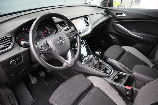 Opel Grandland X 1.2 Turbo Online Edition Navigatie Comfort stoelen Afneembare Trekhaak Etc. Etc.