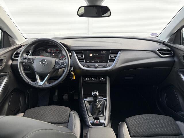Opel Grandland X 1.2 Turbo 120 Jaar Edition / Trekhaak ( 1400 kg ) / Cruise control / Navigatiesysteem full map /