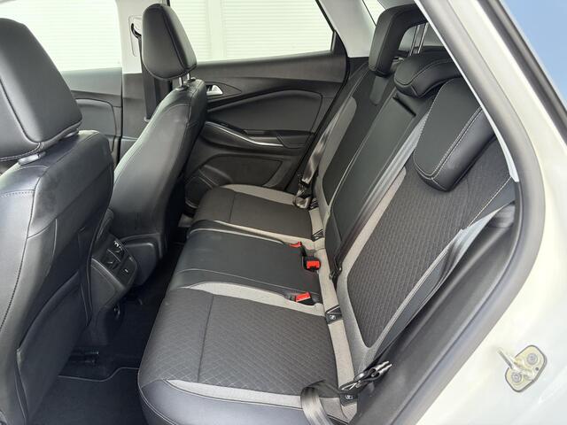 Opel Grandland X 1.2 Turbo 120 Jaar Edition / Trekhaak ( 1400 kg ) / Cruise control / Navigatiesysteem full map /