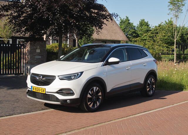 Opel Grandland X 1.2 Turbo Ultimate | Apple Carplay | Cruise Control | Parkeersensoren | Leder-pakket |