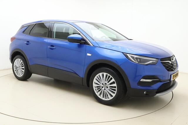 Opel Grandland X 1.2 Turbo Business Executive | Electrische achterklep | Navigatie | Camera | Half lederen bekleding | DAB radio | Apple Carplay | Extra getint glas