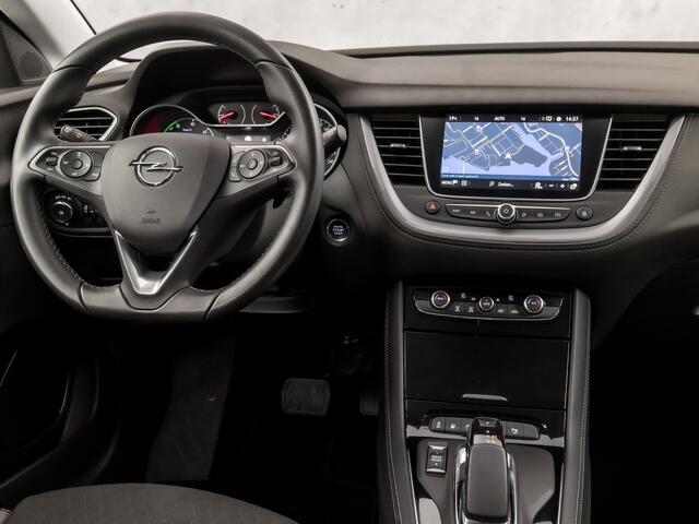 Opel Grandland X 1.6 Turbo Hybrid Innovation 229Pk Automaat (APPLE CARPLAY, GROOT NAVI, CAMERA, GETINT GLAS, SPORTSTOELEN, LEDER, KEYLESS, ELEK ACHTERKLEP, NIEUWSTAAT)
