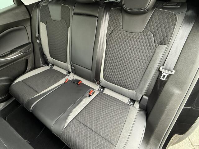 Opel Grandland X BWJ 2021 | 1.2T 131PK Bus Executive | TREKHAAK | CAMERA A | NAVI | CLIMA | PDC 2X | CARPLAY | LMV | PRIVACY GLASS