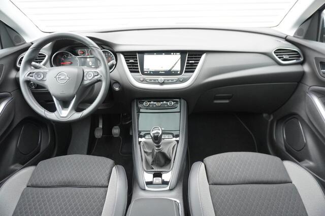 Opel Grandland X 1.2 Turbo Business Executive / 1e eig. / Pano / Trekhaak / LED / AGR-stoelen / Camera