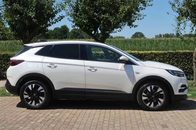 Opel Grandland X 1.2 Turbo Business Executive
