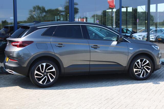 Opel Grandland X 1.2 Turbo 130pk Innovation AGR LEDER NAVI CAMERA CARPLAY 19'' TREKHAAK