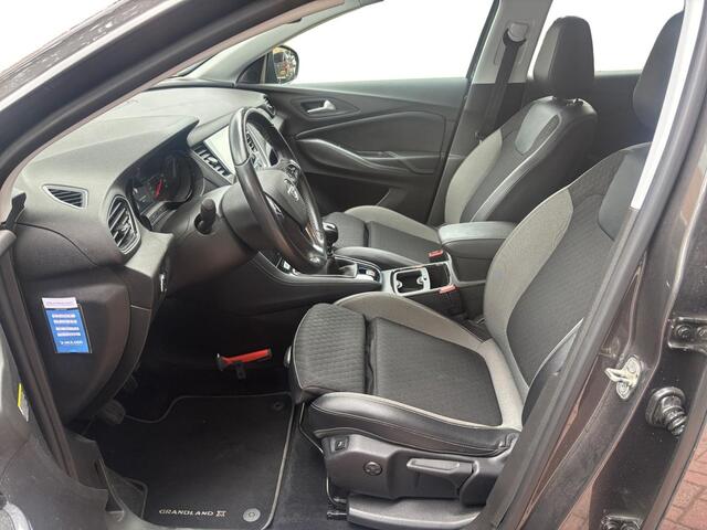 Opel Grandland X Business+ 1.2 Turbo 130pk | AGR-STOELEN | TREKHAAK | NAVI | CAMERA | APPLE CARPLAY / ANDROID AUTO | CLIMATE CONTROL | ISOFIX |