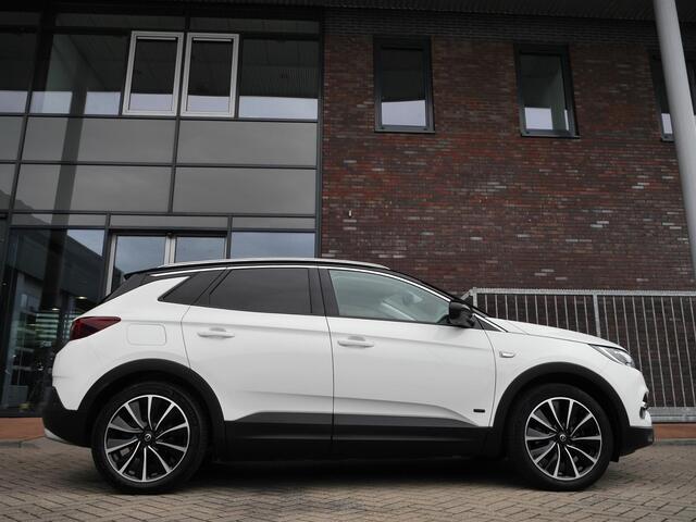 Opel Grandland X 1.6 Turbo Hybrid4 Ultimate | 300 PK | Plugin Hybrid | Stoelverwarming en ventilatie | Lederen bekleding | 19 inch Lichtmetalen velgen | Trekhaak | Full led | Apple carplay/Android auto | Rondom camera
