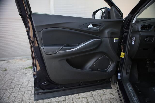 Opel Grandland X 1.2 Turbo Innovation | Stoelverkoeling | Trekhaak | All season |