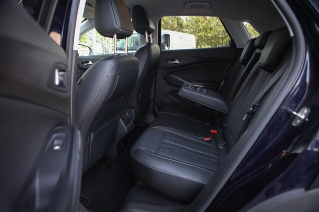Opel Grandland X 1.2 Turbo Innovation | Stoelverkoeling | Trekhaak | All season |