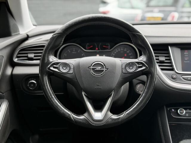 Opel Grandland X 1.2 Turbo Innovation Panoramadak l Camera l PDC l Trekhaak l