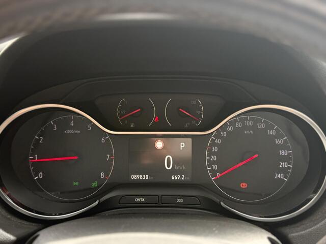 Opel Grandland X 1.2 Turbo Innovation Panoramadak l Camera l PDC l Trekhaak l
