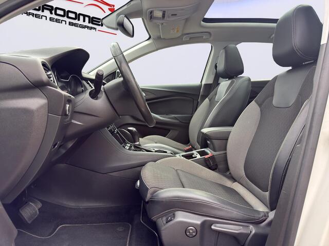 Opel Grandland X 1.6 Turbo Ultimate /Apple Carplay & Android/Panodak/Dode-hoek sens./Keyless/Stoel & Stuurverw./Trekhaak/Climate & Cruise Control/18" LMV/(MET GARANTIE*)