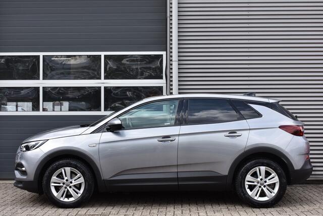 Opel Grandland X 1.2 TURBO ONLINE EDITION / 1e EIGENAAR / P.DAK / NAVI + APPLE/ANDROID AUTO
