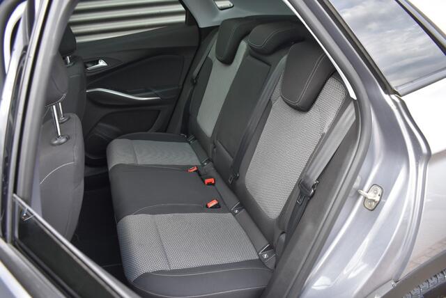 Opel Grandland X 1.2 TURBO ONLINE EDITION / 1e EIGENAAR / P.DAK / NAVI + APPLE/ANDROID AUTO