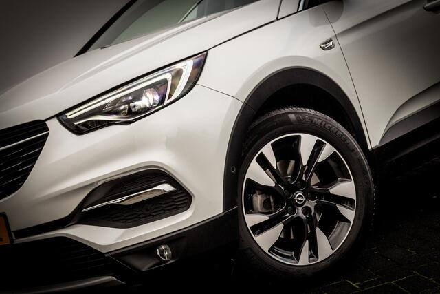 Opel Grandland X 1.2 131 PK Turbo Business Elegance | Ned Auto | Automaat | Ned Auto | Two-Tone lak | 53 DKM | | Clima | Cruise | Parkeercamera | Telefoonlader | Pdc V/A | Comfortstoel(en) | Dab Audio |
