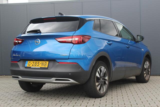 Opel Grandland X 1.2 Turbo Business Executive | Incl. 12 maanden garantie | Elektrische kofferklep | Parkeersensoren | Keyless | Navigatie | Bluetooth | Cruise control | Climate control | Airco | Lichtmetalen velgen