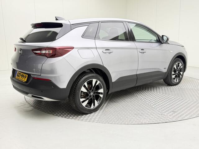Opel Grandland X 1.6 Turbo Hybrid Elegance | Automaat | Elektr. achterklep | Stoelverwarming | Verwarmde voorruit | Carplay | Pdc v/a+camera | spiegels elektr. inklapbaar | Climate | Navigatie | Cruise | Bluetooth