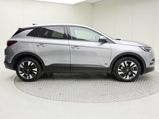 Opel Grandland X 1.6 Turbo Hybrid Elegance | Automaat | Elektr. achterklep | Stoelverwarming | Verwarmde voorruit | Carplay | Pdc v/a+camera | spiegels elektr. inklapbaar | Climate | Navigatie | Cruise | Bluetooth