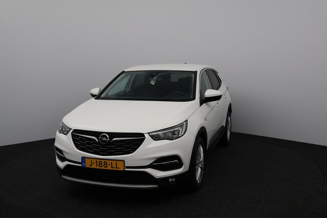 Opel Grandland X 1.2 Turbo Innovation/ D-RIEM VERV: 53.000 KM!/ Camera/ 18'' LMV/ Apple + Android/ Lane-Assist./ Dode-Hoek DET./ Clima/ Cruise/ Bluetooth/ Multi. LEDER. Stuur/ Mistl./ PDC V+A/ Extra getint glas.