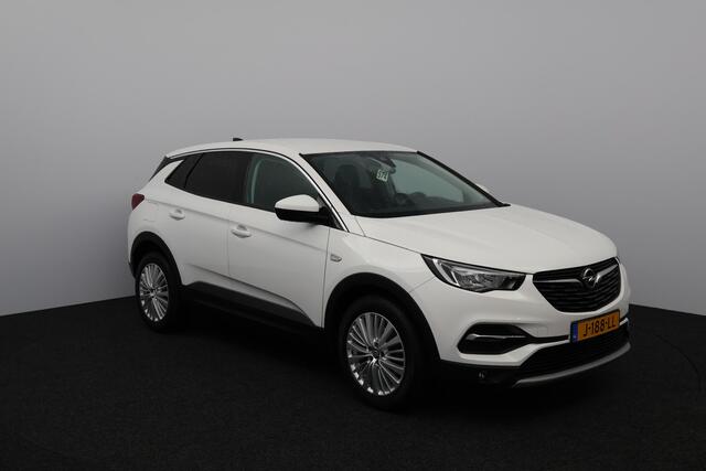 Opel Grandland X 1.2 Turbo Innovation/ D-RIEM VERV: 53.000 KM!/ Camera/ 18'' LMV/ Apple + Android/ Lane-Assist./ Dode-Hoek DET./ Clima/ Cruise/ Bluetooth/ Multi. LEDER. Stuur/ Mistl./ PDC V+A/ Extra getint glas.