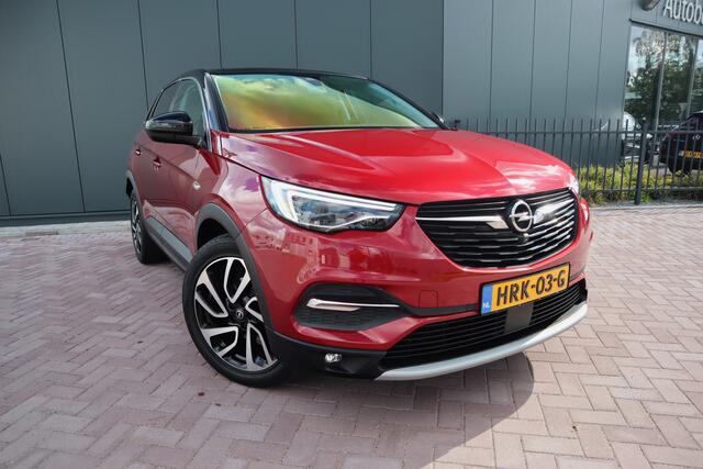 Opel Grandland X 1.2 Turbo Business Executive Automaat Panoramadak Lederen comfort stoelen Stoelverwarming/koeling Etc. Etc.